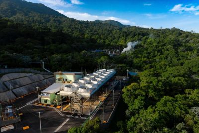 El Salvador, Berlin ikili jeotermal enerji santralinin açılışını gerçekleştirdi.